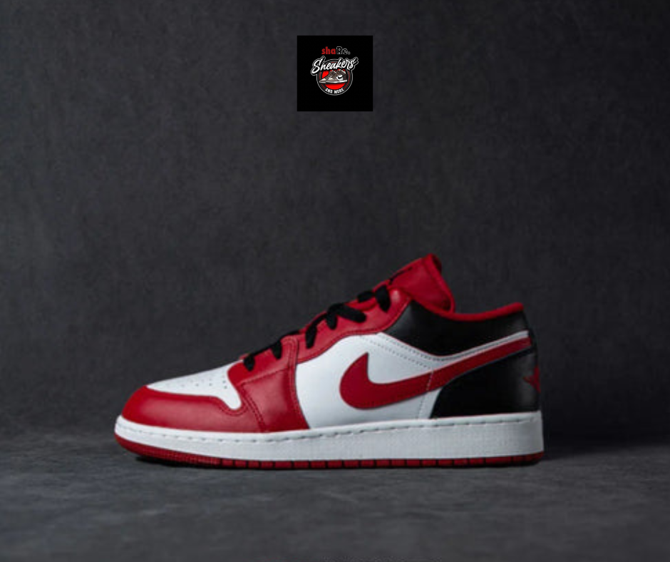 Jordan 1 Low Bulls